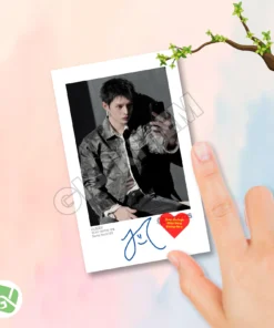 Ảnh Pola CORTIS Có Gì Hot? Trend Sưu Tầm Ảnh Polaroid CORTIS